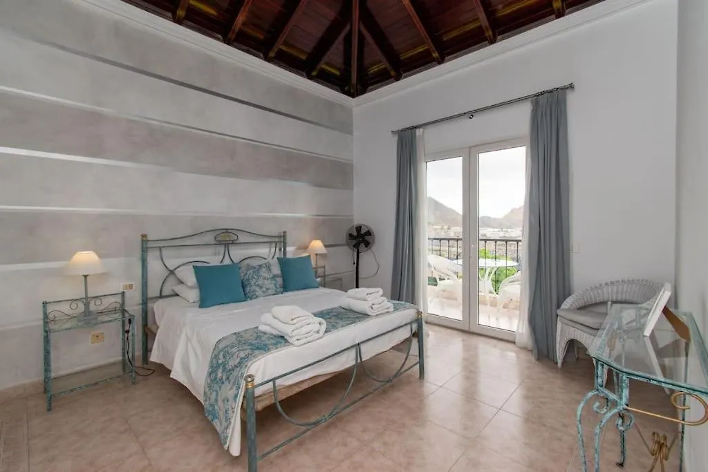 Villa Simona. Peaceful 3 Bedroom Villa. Chayofa Spanien
