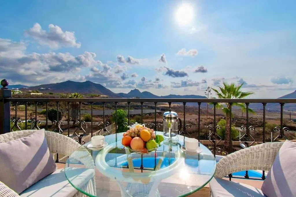 Villa Simona. Peaceful 3 Bedroom Villa. Chayofa Spanien