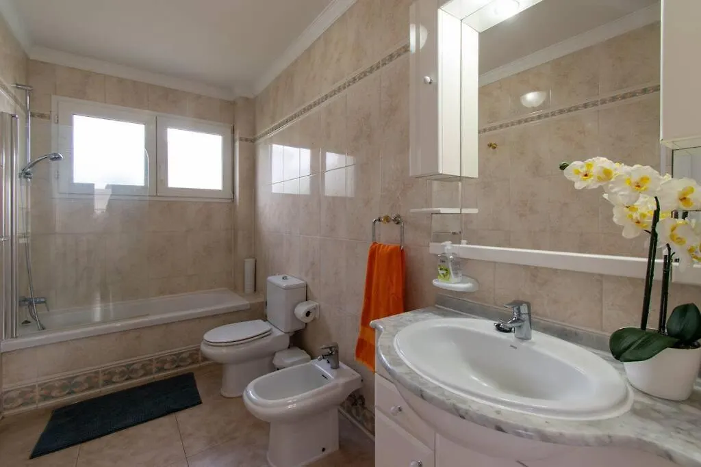 Villa Simona. Peaceful 3 Bedroom Villa. Chayofa 0*,  Spanien